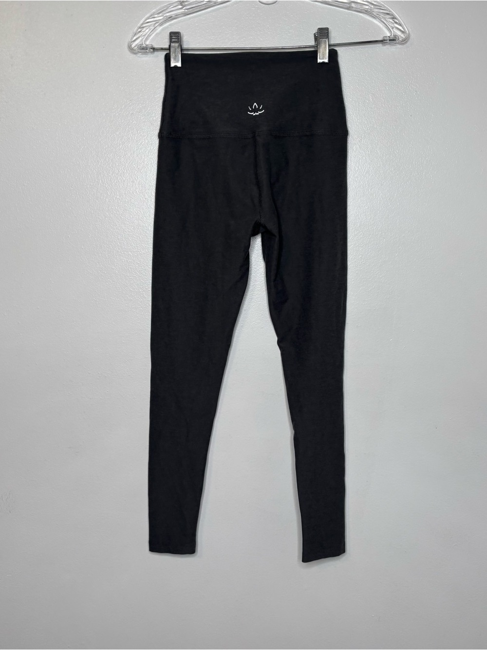 Beyond yoga leggings gray xs - Picture 3 of 5